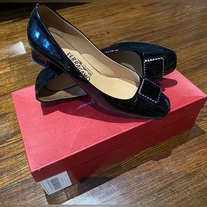 Ferragamo, Black Vara Pumps, Size 7.5, worn once